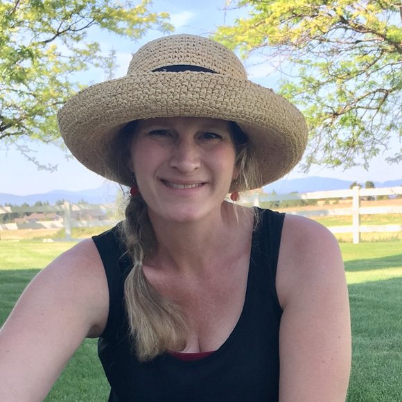 Meet your Posher, Kelsey - Picture 1 of 1